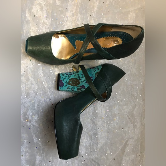 Zinc, Green leather , open toe, floral high heels - Picture 5 of 7